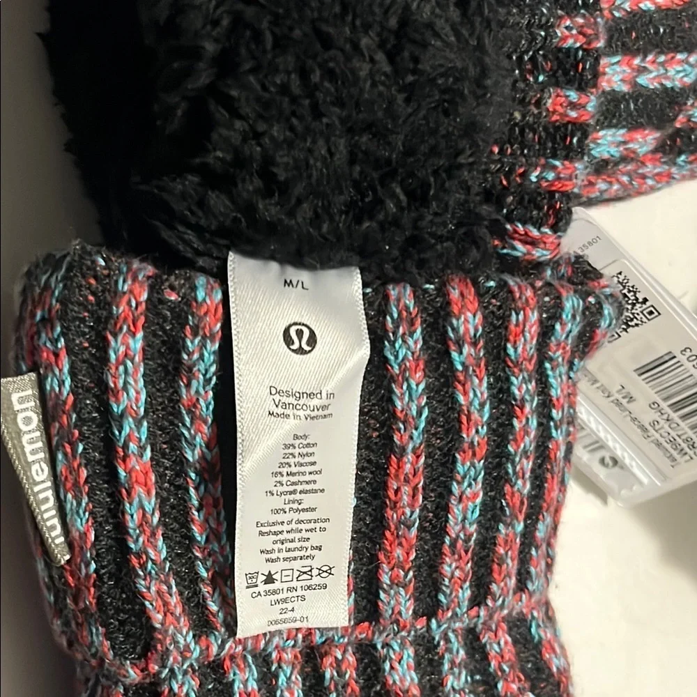 NWT Lululemon Womens Textured Fleece-Lined Knit Mittens Size M/L